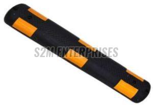 Rubber Lane Divider, For Road Safety, Size : 1000x150x60mm