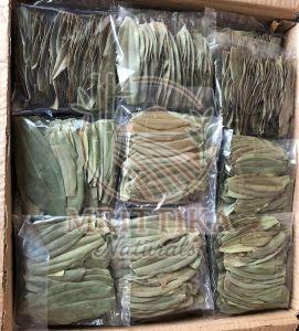 Dry Bay Leaf, Color : Green, Purity : 99%, Form : Leaves
