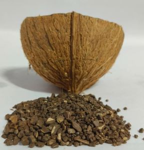Common Coconut Shell Chips, Color : Natural Brown for Making Blocks