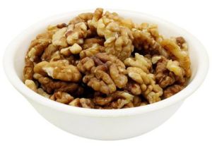 Natural Dried Walnuts, Botanical Name : Juglans Regia