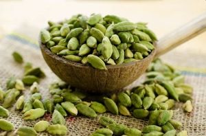 Green Cardamom, Grade Standard : Food Grade, Form : Whole