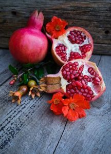Pomegranate, Packaging Size : 15kg, Packaging Type : Plastic Box