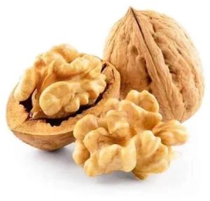 Whole Walnut for Snacking Or Baking, Packaging Type : Plastic Packet