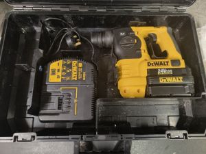 Semi Automatic Hydraulic Dewalt Cordless Drill DEO246, Color : White