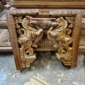 Polished Traditional Wooden Wall Bracket, Color : Brown for Decorative