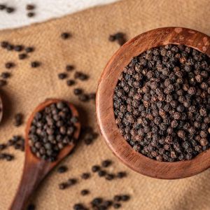 Dry Black Pepper Seeds