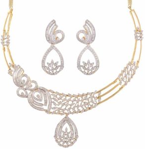 Elegant Gold Diamond Necklace Set
