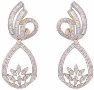 Gold Diamond Necklace Set, Packaging Type : Box