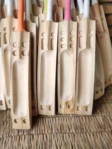Wood Tennis Cricket Bat for Practice, Training, Playing, Sports Use
