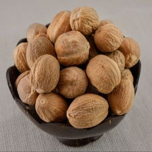 Brown Organic Whole Nutmeg Food Grade for Cooking