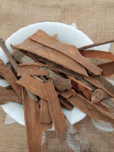 Red Cinnamon, Packaging Size : 50g, 100g, 250g for Cooking, Spices
