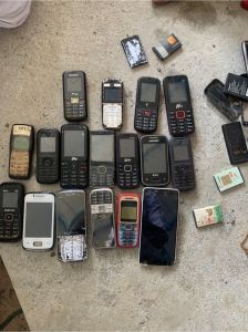 Metal Mobile Phone Scrap, Color : Black, Silver for Plastic Industry