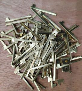 Polished 70 HRC Brass Scrap, Color : Silver