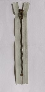 Plain Polished 4.5 Inch Brass Zipper, Color : Multicolor for Garments