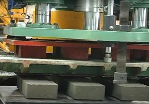 Apm 316 Ed Concrete Pavers Making Machine