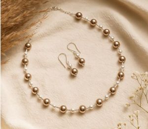 Champagne Glow: Handcrafted Pearl Necklace
