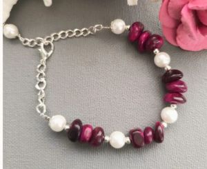  Red and White Pearl Bracelet