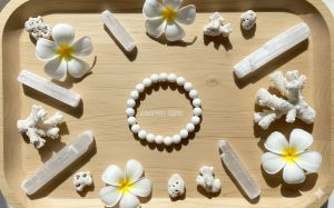 8mm Natural Mother OF Pearl Beaded Bracelet