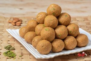 1 Kg Roasted Besan Laddu