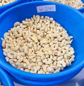 W240 Whole Cashew Nuts