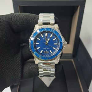 Gucci Dive Date ya136205 Blue Dial Watch
