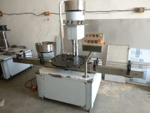 Automatic Bottle Capping Machine