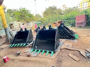 Fabrication of Excavator Buckets, Color : Yellow, Black