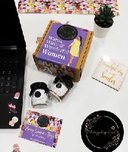 Women&AMP;rsquo;s Day Gift Box (2 Mini Scented Candles)