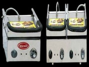 Sandwich Griller Machine