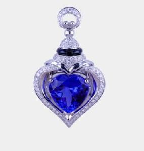 Exceptional Blue Heart Shaped 4.09 Carats Women Tanzanite Pendant