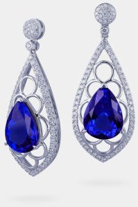 Exceptional Blue Pear Shaped 13.55 Carats Women Tanzanite Earrings