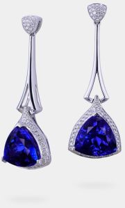 Violet Trilliant Shaped 13.35 Carats Women Tanzanite Dangling Earrings With Diamond