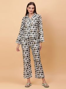 Modern Abstract Print Women’s Nightsuit