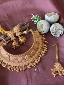 Ladies Elegant Traditional Necklace Set