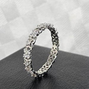 Luxury Moissanite Diamond Engagement Ring