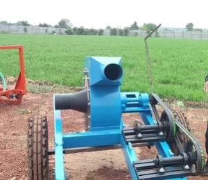 15 HP Mild Steel Tractor Operated Straw Loader