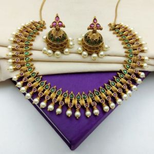 Women Short South-Necklace-O-2735-Black mat-Red Green