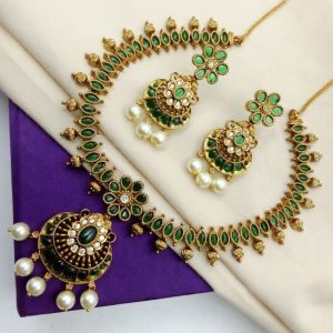 Women Short South-Necklace-O-2760-Black mat-WHITE GREEN