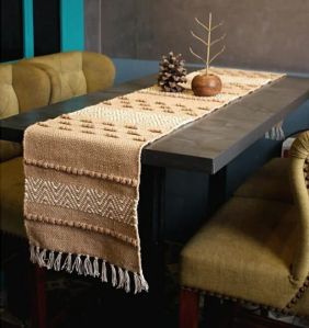 Elegant Horizon Table Runner