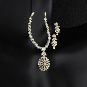 Radiant Crown Necklace Set