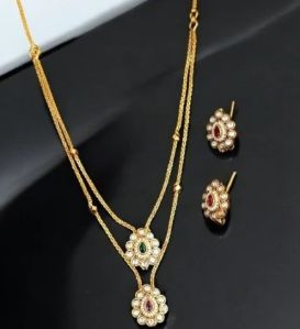 Women Mannat Glintara Double-Layered Pendant Set
