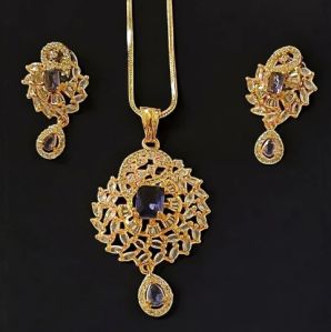 Women Mg Purple Sparkle Pendant Set