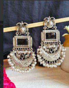 Silver Look Alike Monalisa & Pearl Women Dangler Earrings