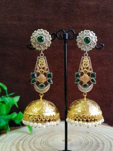 Brass Women Pearl Oxidized Long Jhumka Earrings, Color : Silver