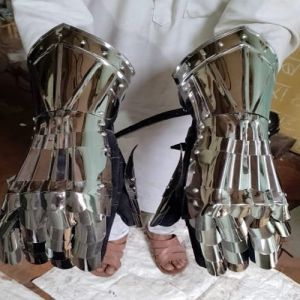 Medieval Gauntlet Gloves