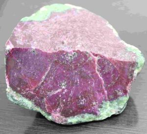 Zoisite 620 Gms Rough Ruby Stone