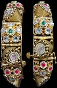 Authentic 22K Hallmarked Gold Kundan Antique Bangles