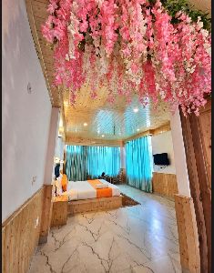 Luxury Resort Accommodation Service