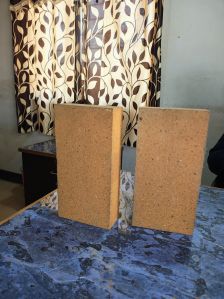 Refractory Bricks 70%