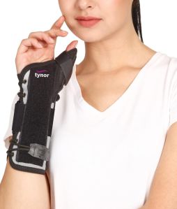 Wrist Splint with Thumb